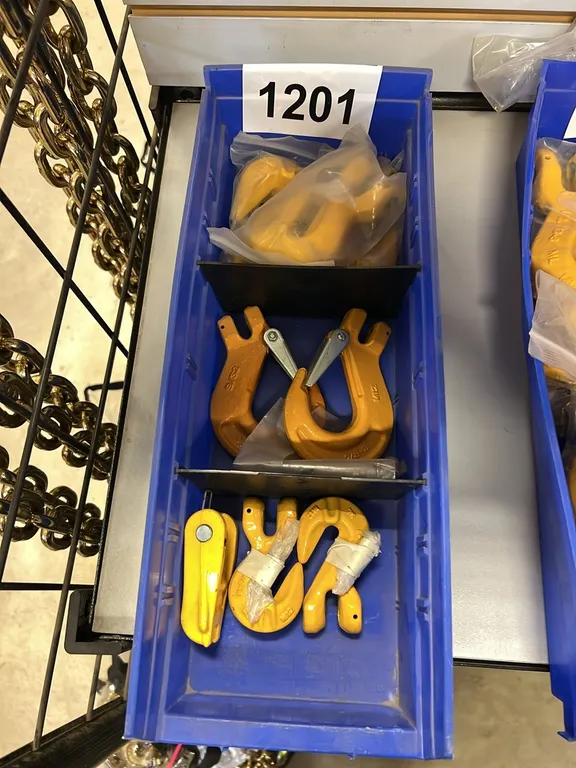 NEW/UNUSED TRAY OF ASSORT HOOKS