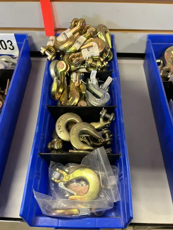 NEW/UNUSED TRAY OF ASSORT HOOKS