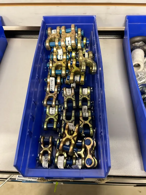 NEW/UNUSED TRAY OF CHAIN CONNECTORS