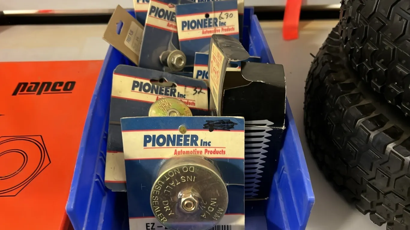 NEW/UNUSED TRAY OF RUBBER THERMOS EXPANSION PLUGS