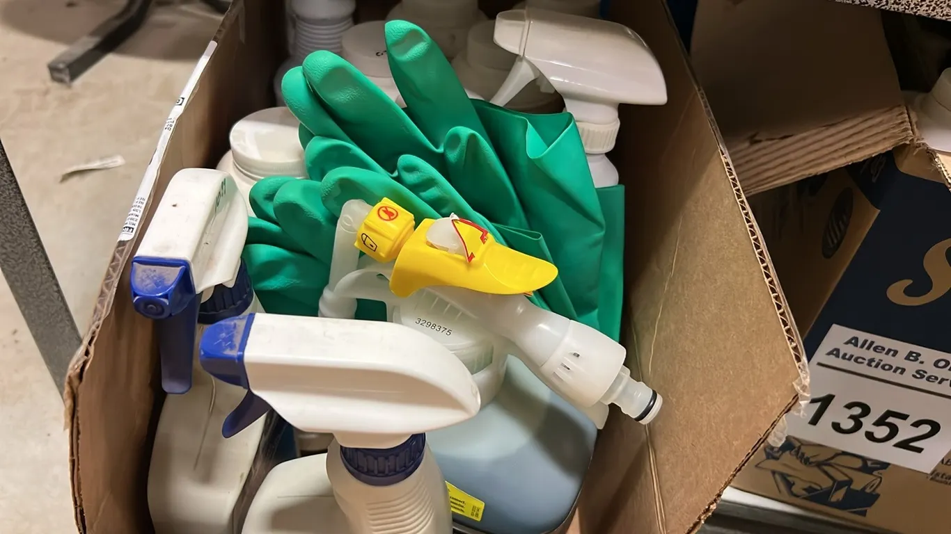 NEW/UNUSED CAPTAIN QWIK ABSORBENT PELLETS, INDUSTRIAL WINDEX, RUBBER GLOVES & MORE