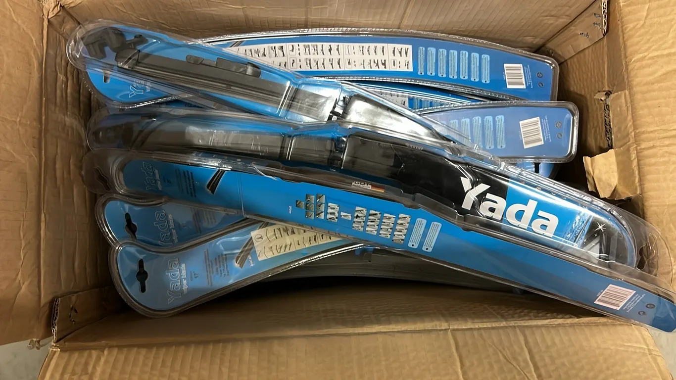 NEW/UNUSED BOX OF YADA 20" WIPER BLADES