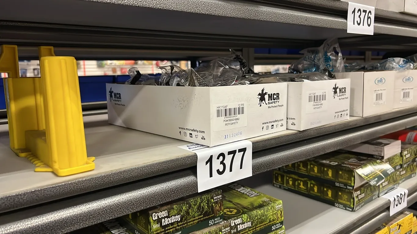 NEW/UNUSED 29 SET OF SAFETY GLASSES ON SHELF