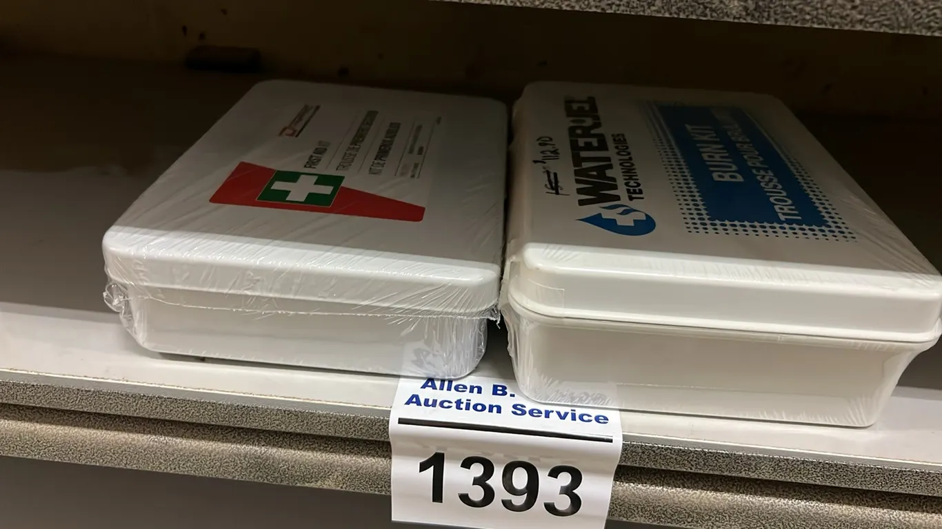 NEW/UNUSED DYNAMIC TYPE 2 FIRST AID KIT & WATER JET BURN KIT