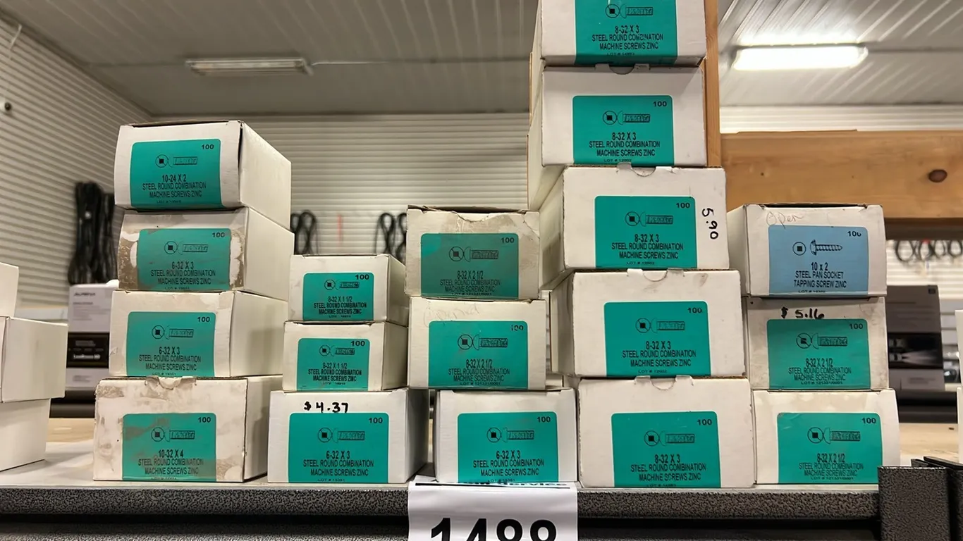 LARGE ASSORTMENT OF NEW/UNUSED MACHINE SCREWS