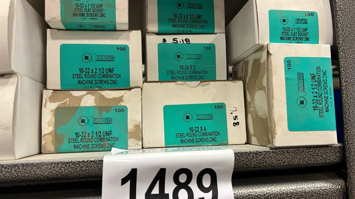 LARGE ASSORTMENT OF NEW/UNUSED MACHINE SCREWS