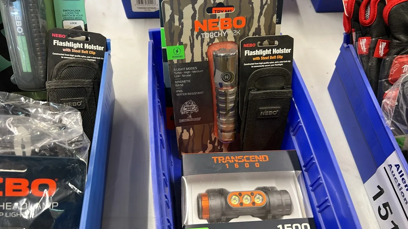 NEW/UNUSED BLOOD TRACKER LIGHT & 2 - LED LIGHTS