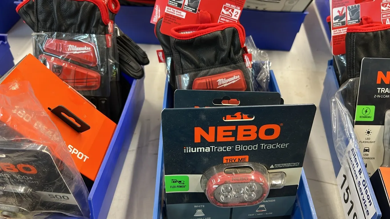2 - NEW/UNUSED PAIRS OF GLOVES, BLOOD TRACKER LIGHT & 2 - LED LIGHTS