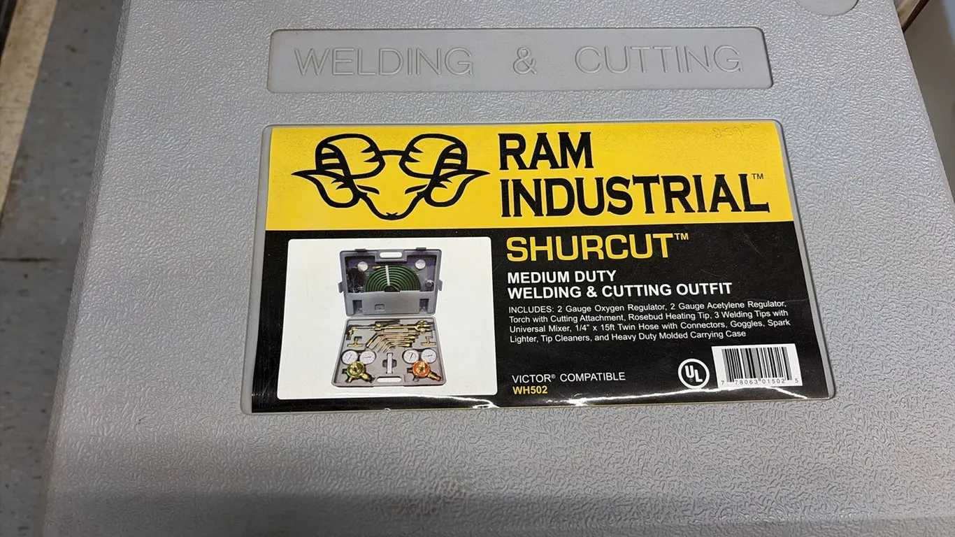 NEW/UNUSED OXY/ACCET WELDING/CUTTING TORCH SET w/ HAUGES & HOSES