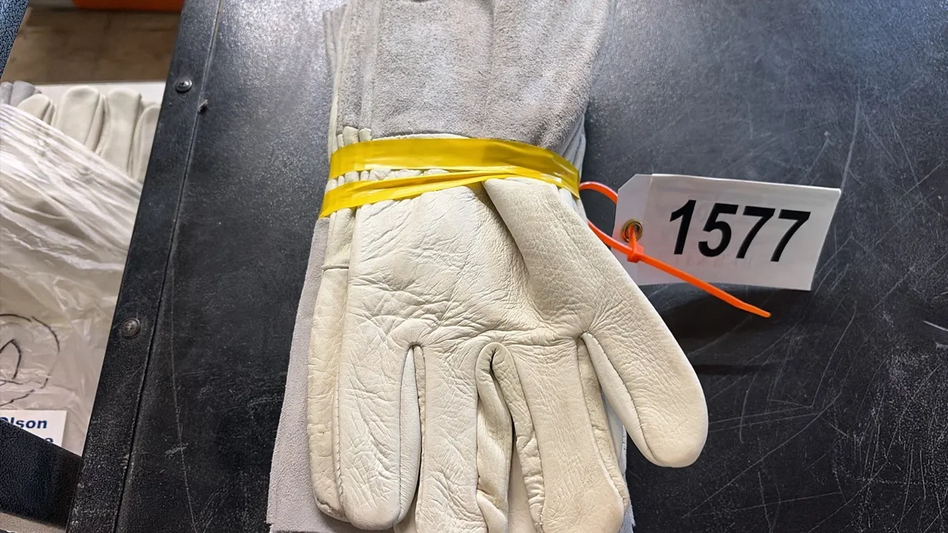 6 - NEW/UNUSED PAIRS OF WELDING GLOVES