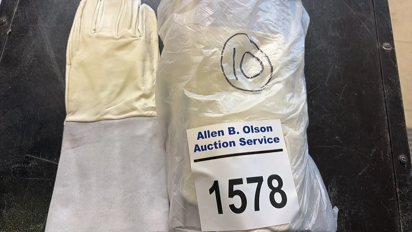 10 - NEW/UNUSED PAIRS OF WELDING GLOVES