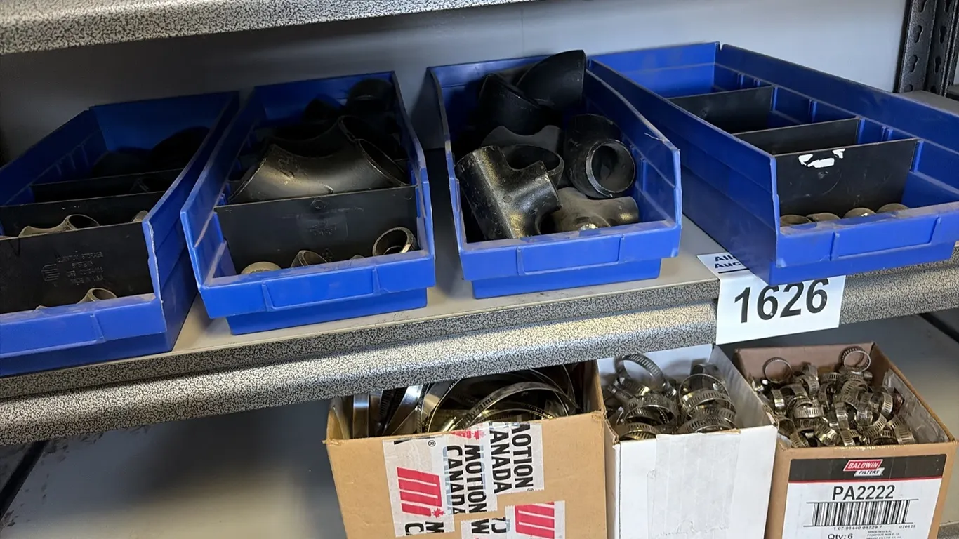 NEW/UNUSED 4 - TRAYS ASSORT WELD ON BLACK PIPE, ELBOWS, CAPS, TEES & MORE