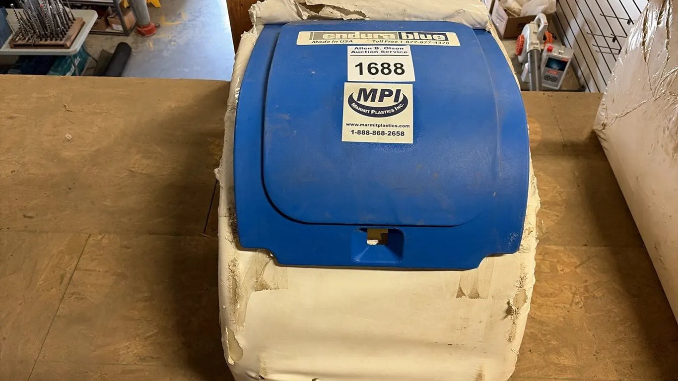 NEW/UNUSED ENDURA BLUE DEF TANK w/ 12V PUMP, HOSE & NOZZLE