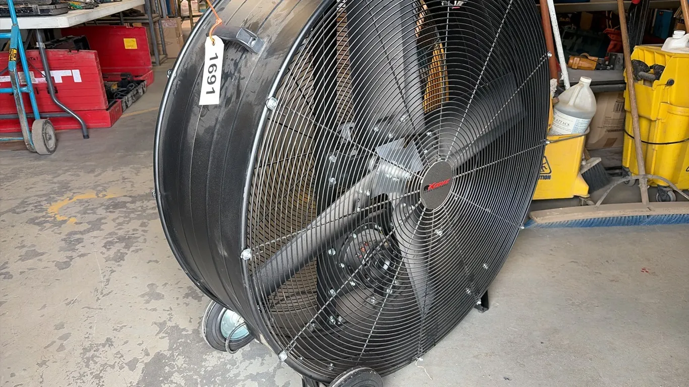 KODIAK 38" ELECTRIC FAN ON WHEELS - LIGHT IN STORE USE ONLY