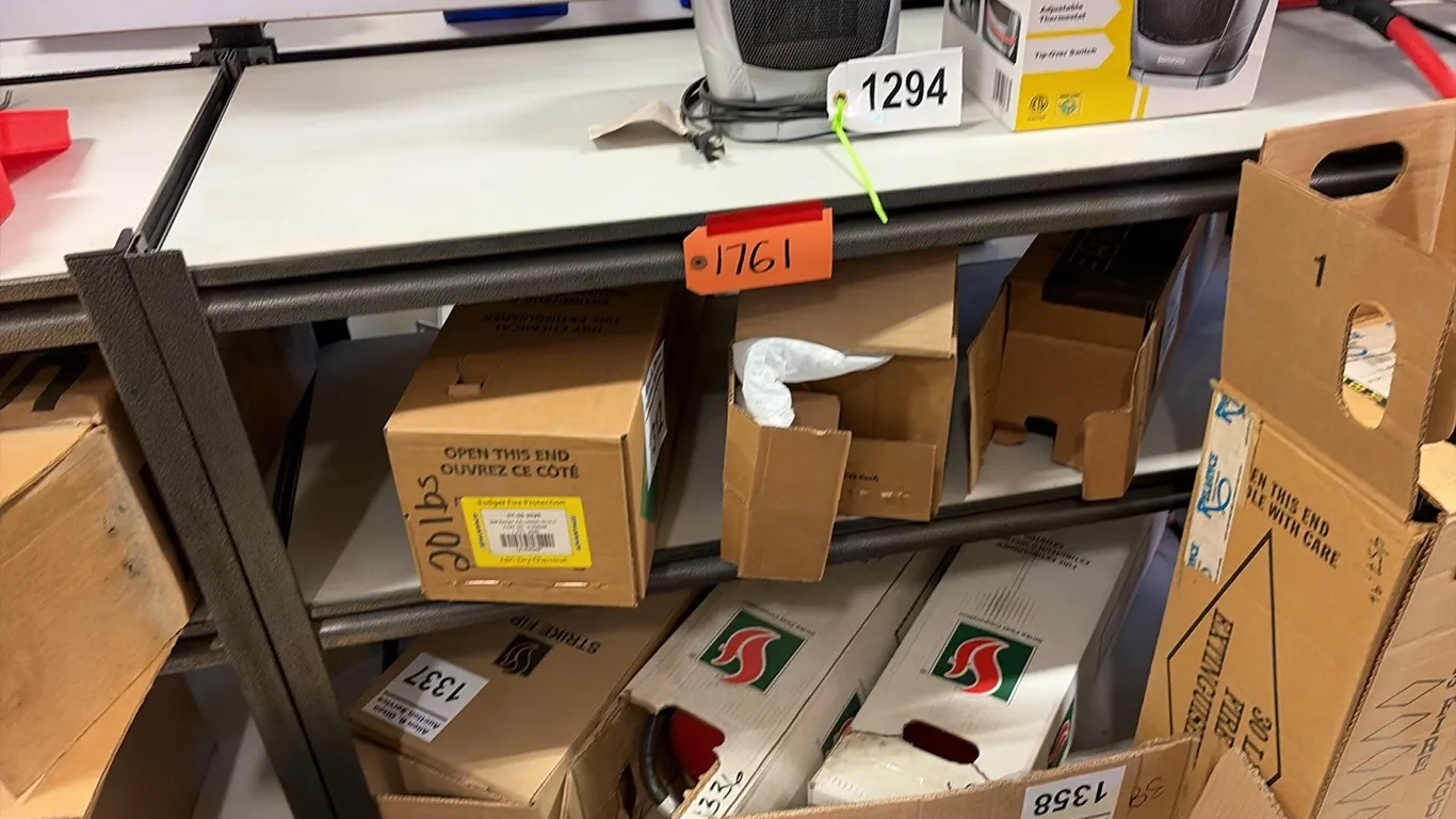 3 SHELF SHELVING UNIT 18"W x 48"L