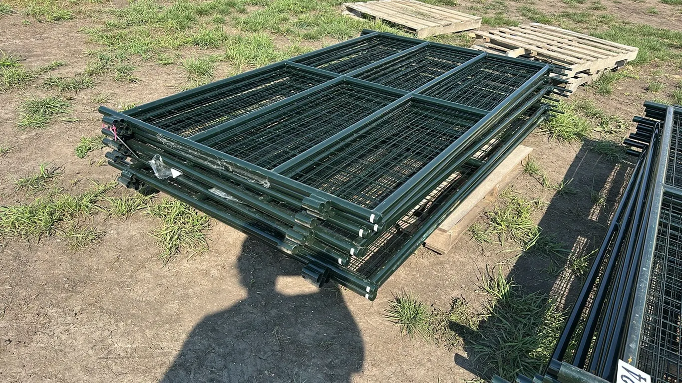 9 - NEW/USED 7' MESH PANELS - TO BE SOLD PER PANEL