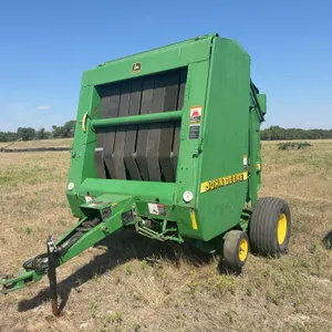 John Deere 566 Baler