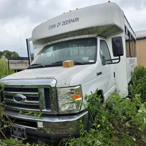 2009 Ford E350 Wheelchair Bus