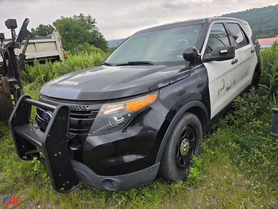 2015 Ford Explorer SUV/Police Vehicle