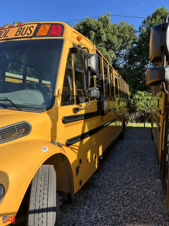 2013 Freightliner B2B Bus