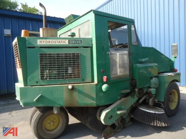1976 Elgin Pelican S Street Sweeper