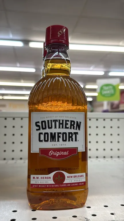 Southern Comfort Original spirit whiskey bottles. Features 70 proof (35% ABV) spirit whiskey blended with natural flavors and caramel color. Volume: 7