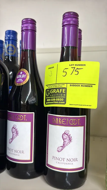 Barefoot Pinot Noir California red wine bottles. 750ml volume per bottle. Screw top closure. Liquor can only be picked up and removed by the registere