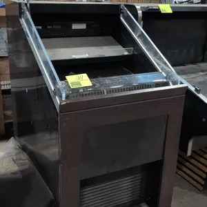 26" Hussmann Q2-SSN-2-S (SN: 1030520201945928), Portable self contained open air cooler, 120V