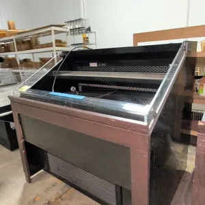 50" Hussmann Q2-SSN-4-S (SN: 1030520201945929), Portable self contained open air cooler, 120V