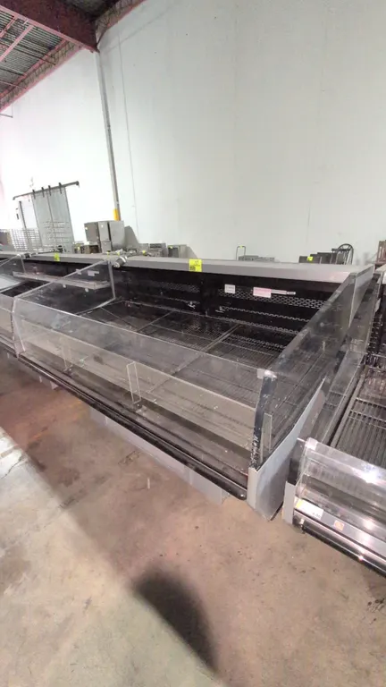 74" Hussmann Q2-SSM-6S (2019), Portable self contained open air cooler, 120V