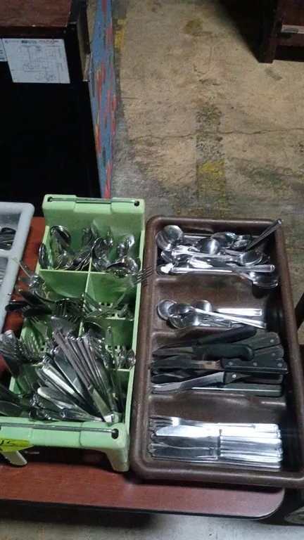 Utensils Holder with utensils Forks, spoons, Stake knifes,Butter knifes ,and Soup spoons