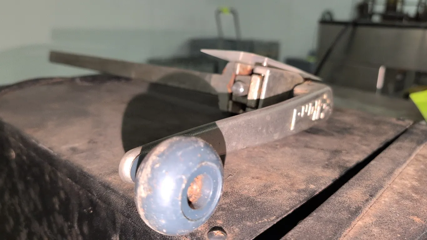 21" Edmund can opener