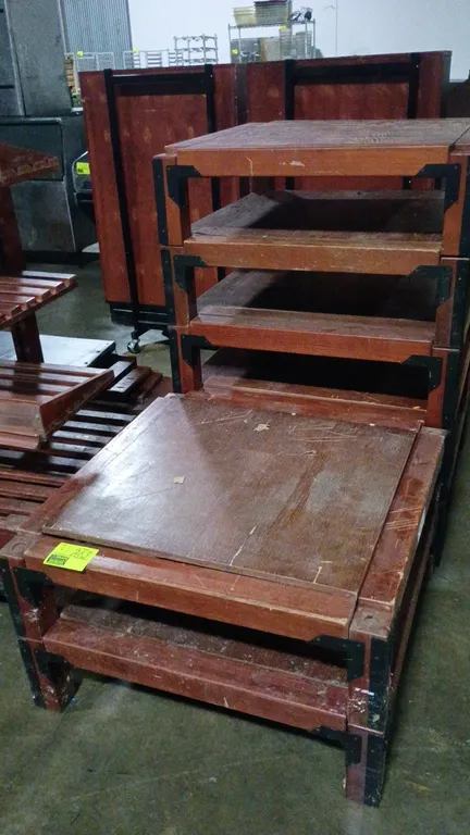 36"x36"x11" Stackable display tables