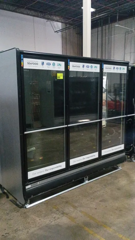 HILL PHOENIX Frozen food doors m/n ONRZH3 With electric defrost and led lights (remote no compressor)