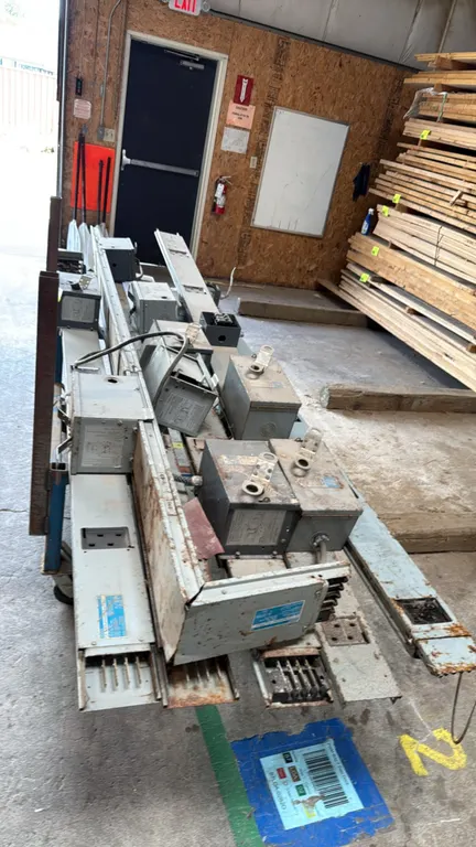 Gould I-T-E XL-X100 busway plug-in duct sections with assorted plug-in disconnect tap boxes. Electrical: 100A, 600V or less, 3-Phase, 4-Wire. Cart not