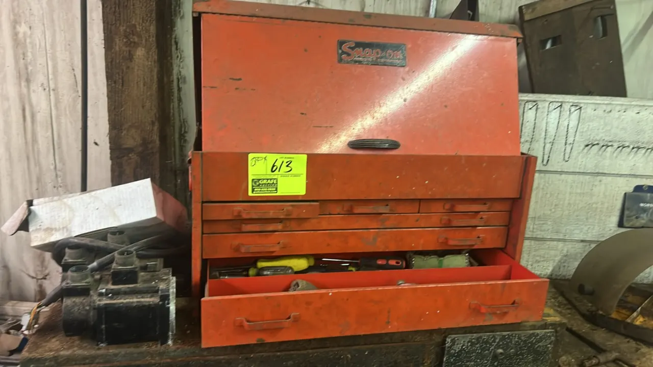 Tool storage and workstation package lot. Includes Snap-on metal portable tool chest with screwdrivers and hand tool contents, Homak rolling tool cabi