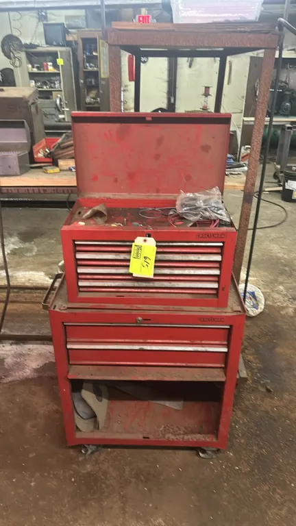 Craftsman rolling tool chest combo. Includes a 6-drawer top chest with top storage compartment and recessed side handles, and a 2-drawer rolling botto