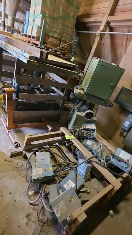 Assorted electrical lot. Includes Square D, General Electric, and Siemens safety switch disconnect boxes with attached power cords and plugs, along wi