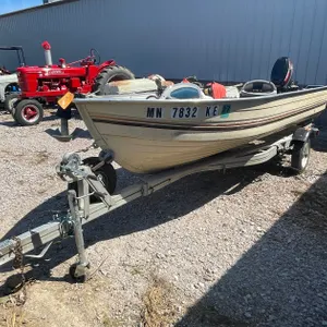 Mirro Craft 13' 6" Fishing Boat with Trailer (No Title)