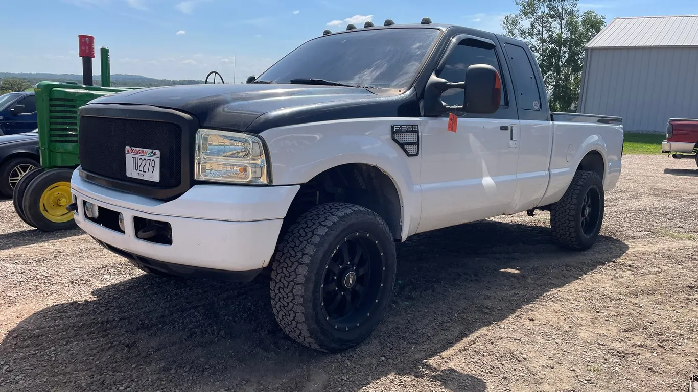 2006 Ford F350 XLT Pickup Truck (Has WI Title)