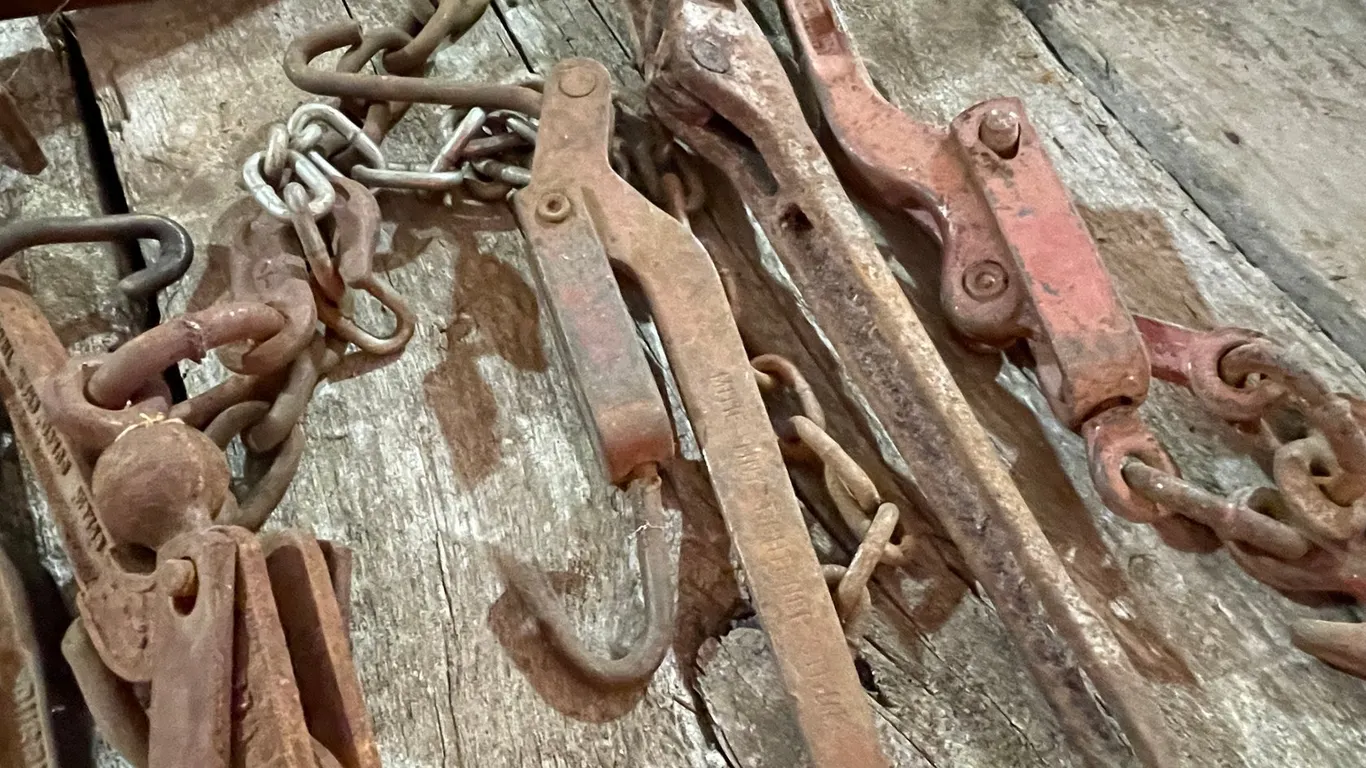 Vintage Small Chain Binders