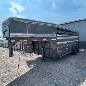 Travelite 18' Gooseneck Cattle Trailer (No Title)