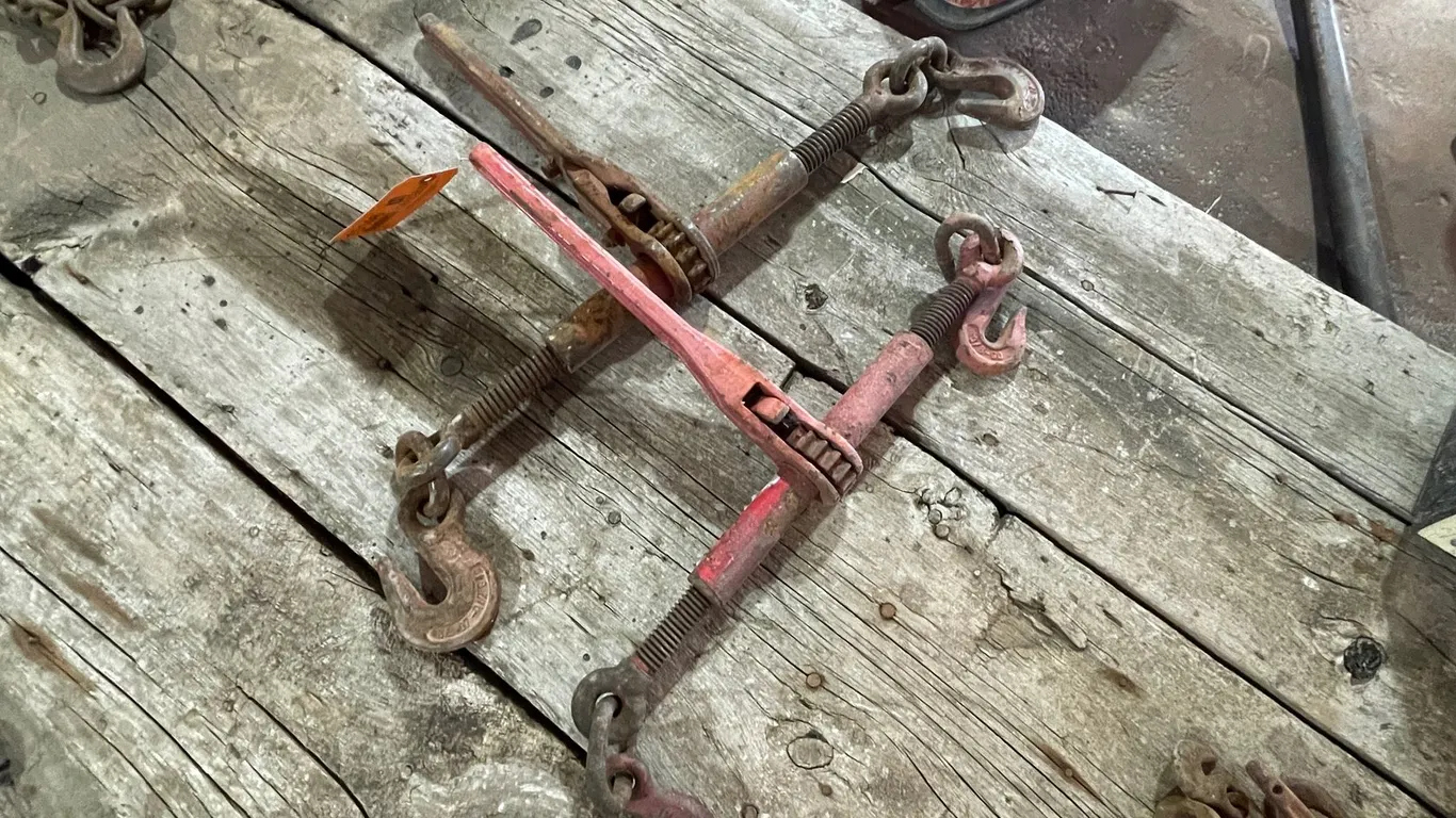 (2) Ratcheting Chain Binders