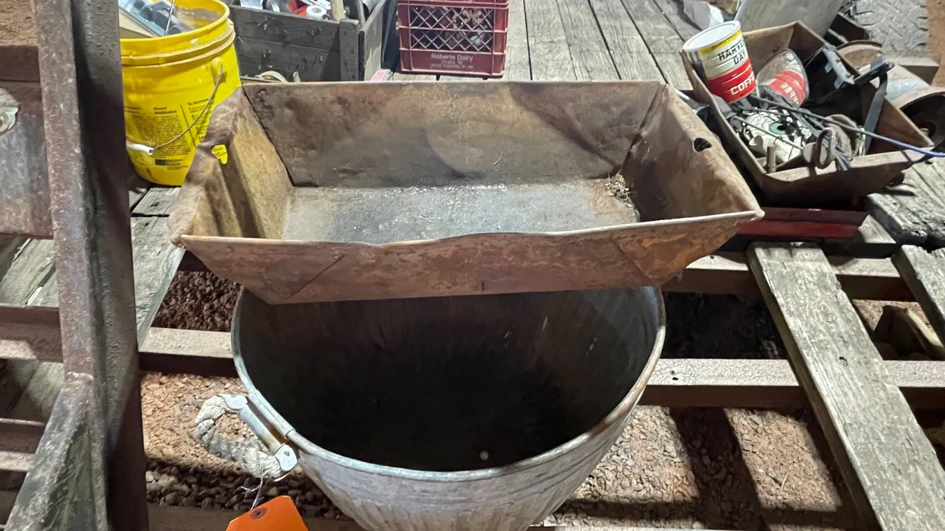 Galvanized Tub and Metal Tray