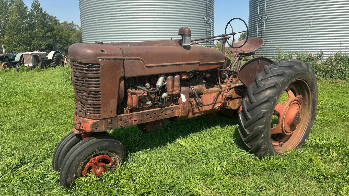 International Harvester MD 2WD Tractor