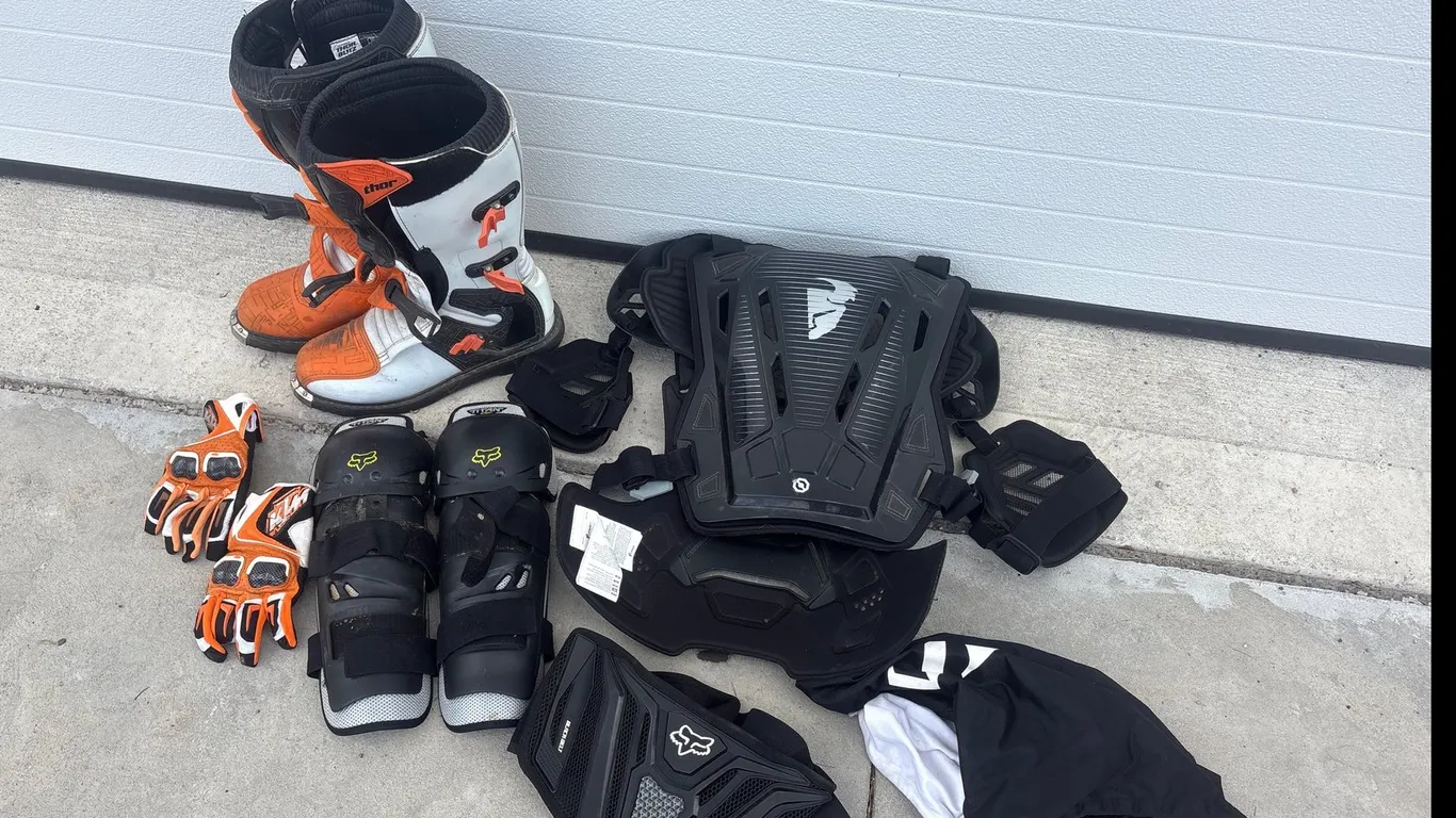 Motocross body protective gear