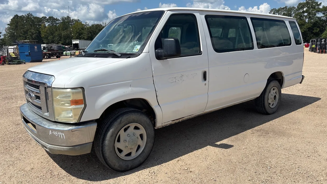 2011 FORD E-350