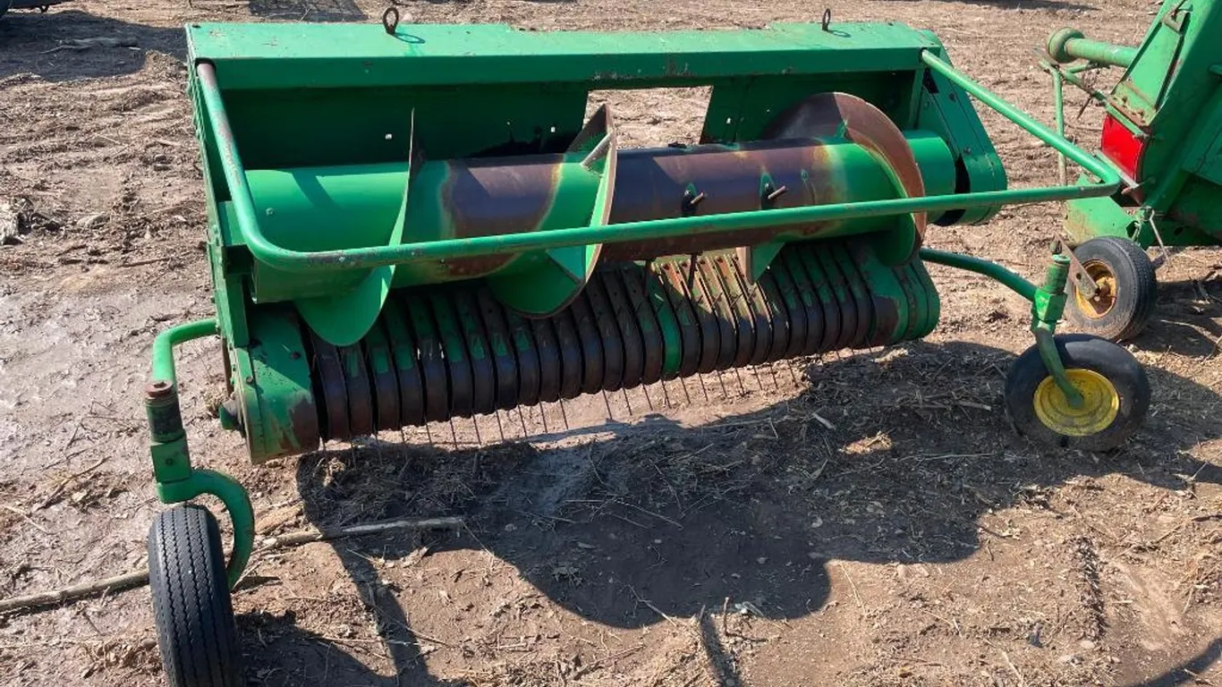 John Deere 7ft Hay Head