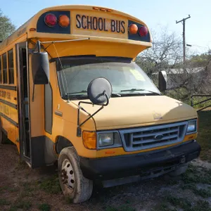 2006 Ford E450 Super Duty US Bus - Will Need to be Towed
