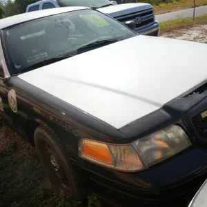 2011 Ford Crown Victoria - Will Need to be Towed